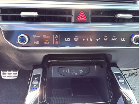 Used 2025 Kia Sorento SX Prestige AWD/4WD image 34
