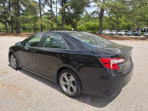 Used 2014 Toyota Camry SE w/ Leather Package image 3