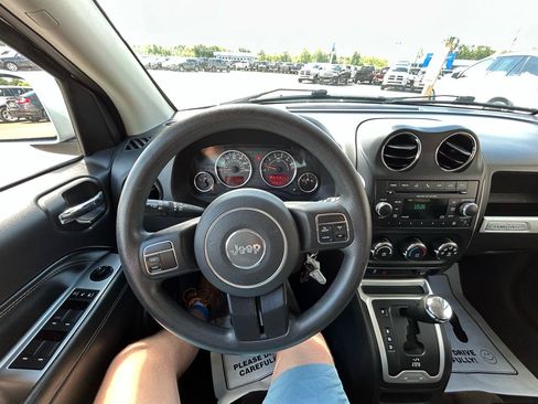 Used 2014 Jeep Compass 4WD image 25