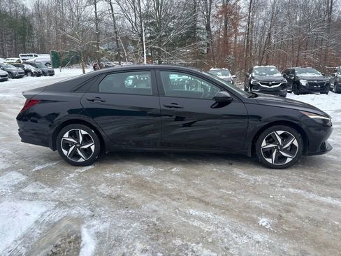 Used 2023 Hyundai Elantra SEL w/ Convenience Package image 9