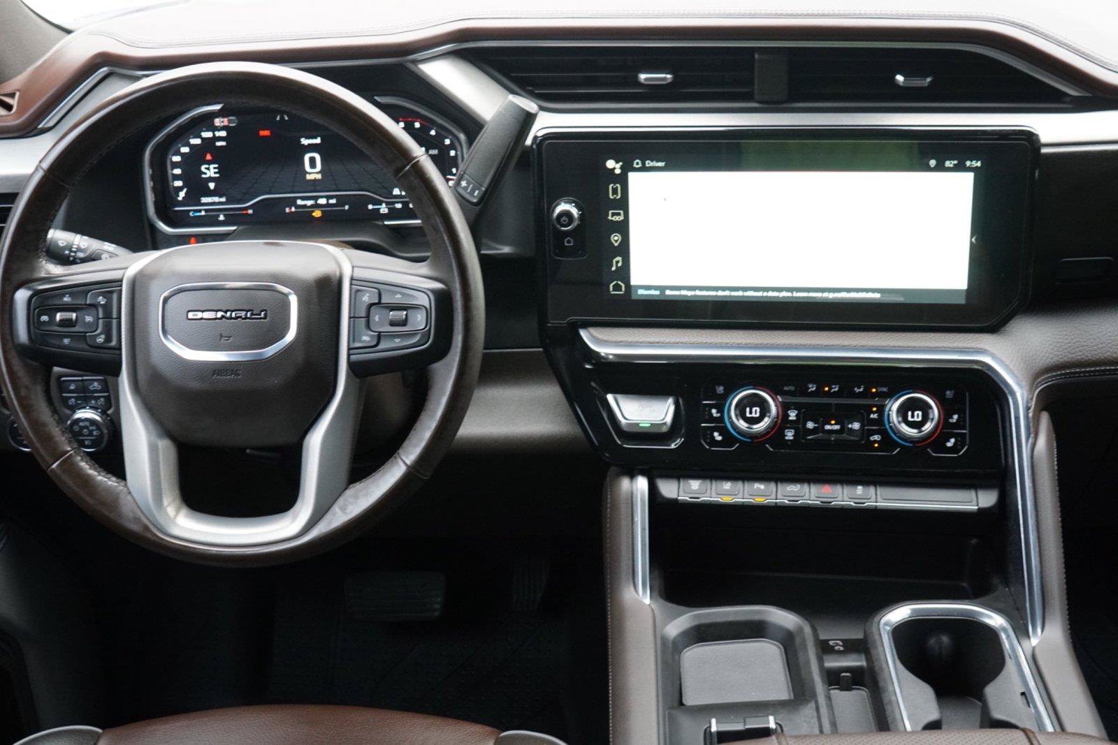 Used 2024 GMC Sierra 3500 Denali AWD/4WD image 23