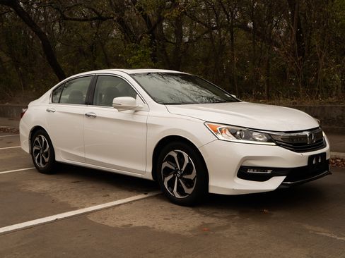 Used 2016 Honda Accord EX-L image 2