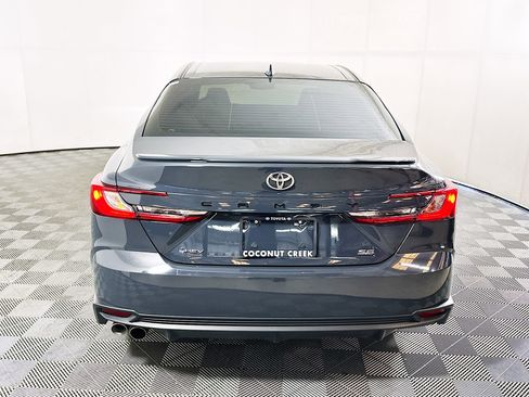 Used 2025 Toyota Camry SE FWD image 4