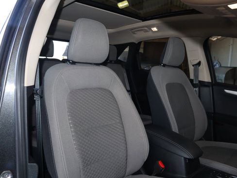 Used 2020 Ford Escape SE image 41