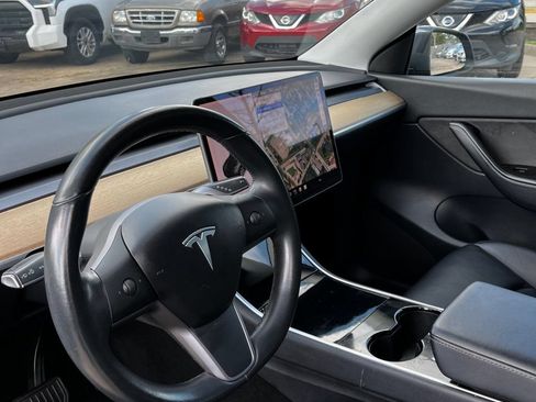 Used 2020 Tesla Model Y Long Range AWD/4WD image 19