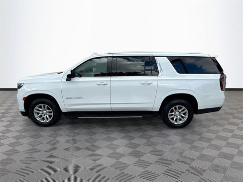 Used 2023 Chevrolet Suburban LT image 5