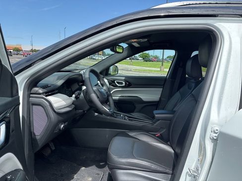 Used 2026 Jeep Compass Limited AWD/4WD image 10
