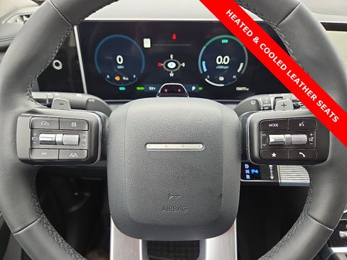 Used 2025 Hyundai Santa Fe Limited image 24
