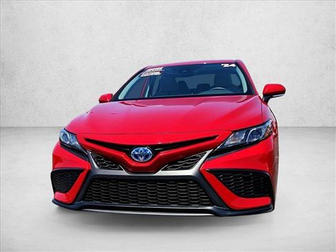 Used 2024 Toyota Camry SE FWD image 3