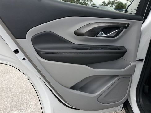 Certified 2022 GMC Terrain SLE w/ Driver Convenience Package image 14