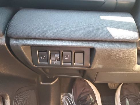 Used 2025 Subaru Outback Premium w/ Popular Package #1A AWD/4WD image 25