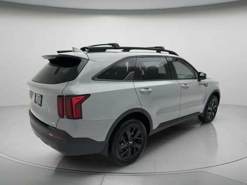 Used 2023 Kia Sorento S w/ Panoramic Sunroof Package AWD/4WD image 5