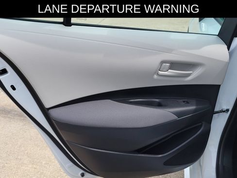 Used 2025 Toyota Corolla LE FWD image 13