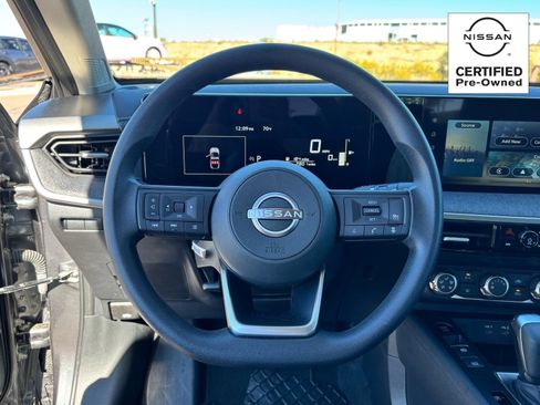 Certified 2025 Nissan Kicks SV image 18