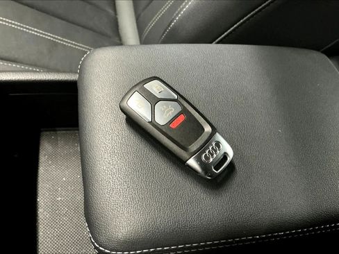 Used 2023 Audi A4 2.0T Premium w/ Convenience Package image 13