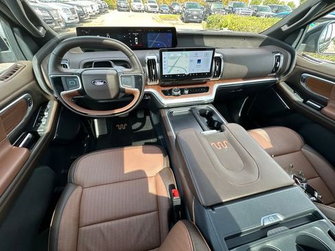 Used 2025 Ford Expedition King Ranch image 24