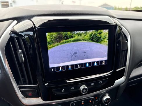 Used 2021 Chevrolet Traverse LT w/ LT Premium Package AWD/4WD image 38