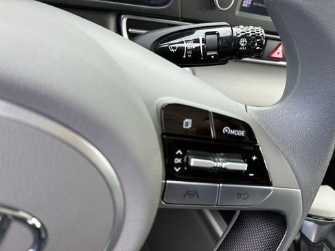 Used 2023 Hyundai Elantra SEL image 23