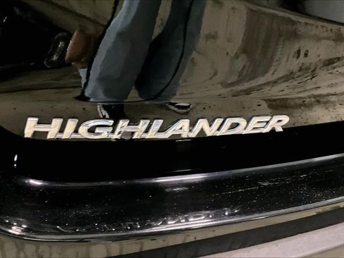 Used 2018 Toyota Highlander XLE AWD/4WD image 10