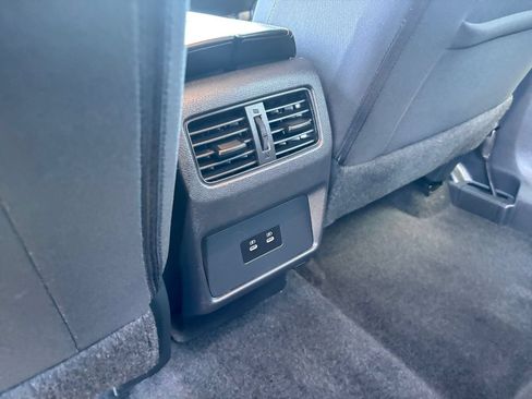 Used 2025 Nissan Rogue SV FWD image 24