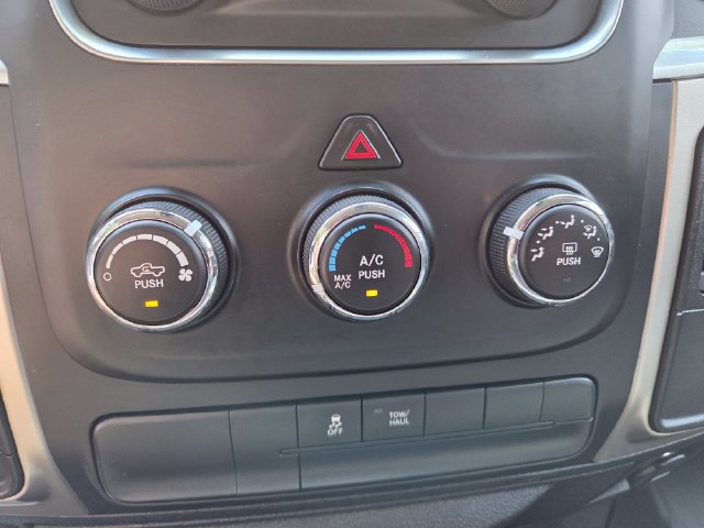 Used 2016 RAM 1500 Classic SLT AWD/4WD image 30