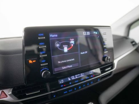 Used 2024 Toyota Sienna XLE FWD image 25