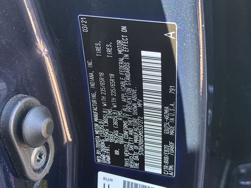 Used 2021 Toyota Highlander XLE image 30