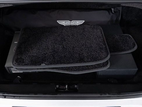Used 2025 Aston Martin Vanquish RWD image 38