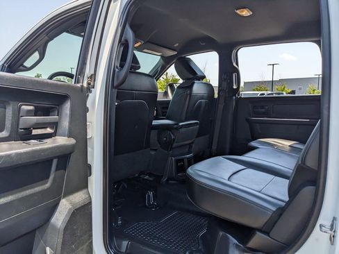 Used 2022 RAM 2500 Tradesman w/ Chrome Appearance Group image 24