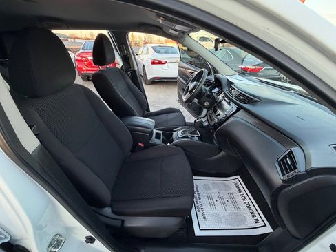 Used 2020 Nissan Rogue Sport S image 10