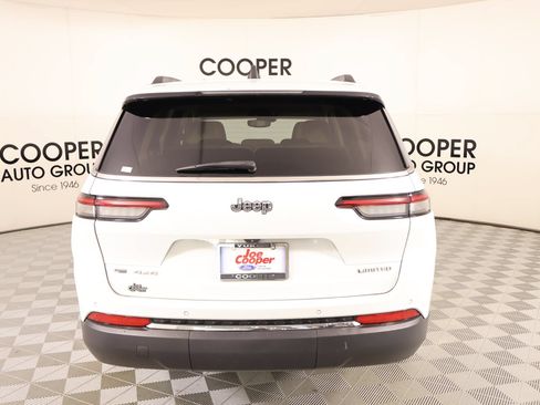 Used 2022 Jeep Grand Cherokee L Limited AWD/4WD image 24