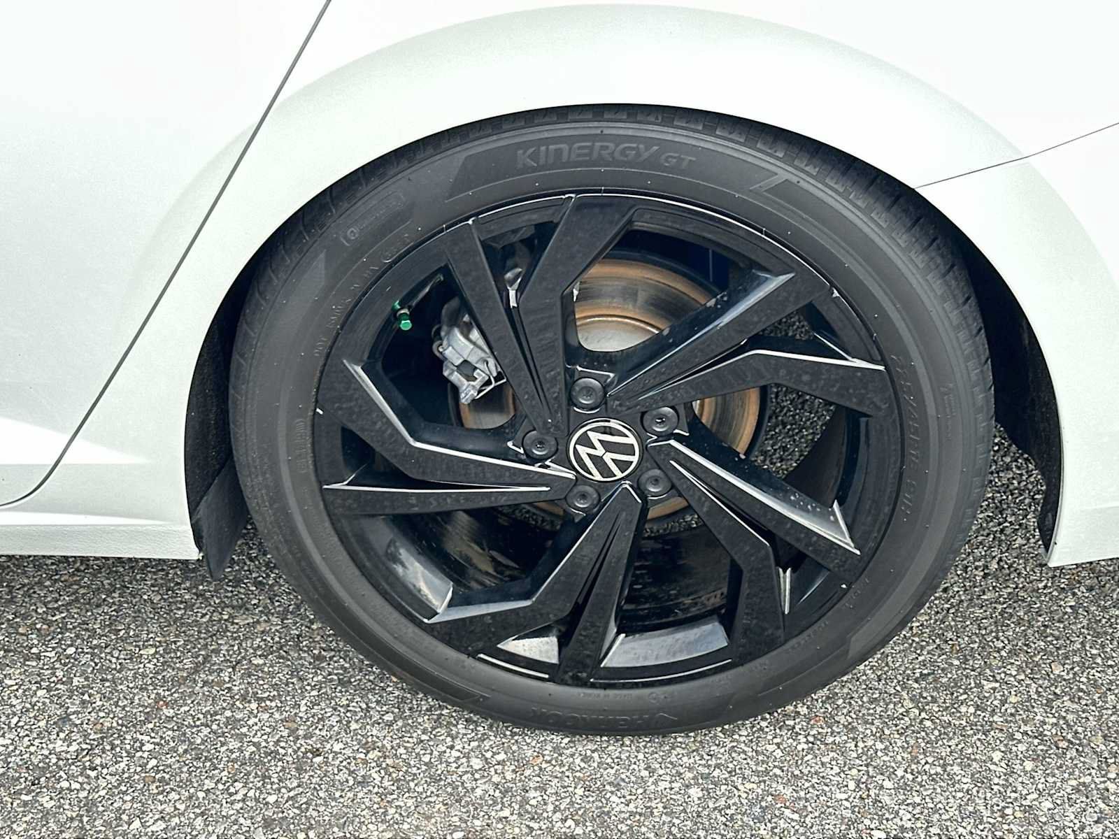 Used 2025 Volkswagen Jetta SE FWD image 12