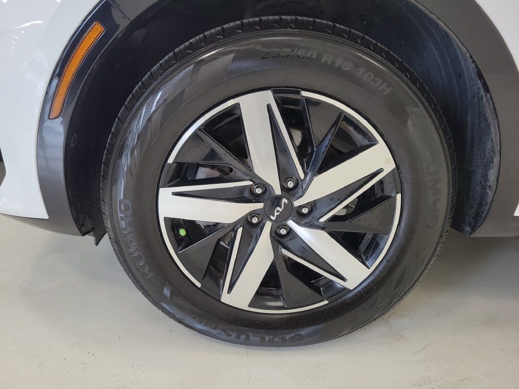 Used 2022 Kia Sorento EX w/ Panoramic Sunroof Package FWD image 7