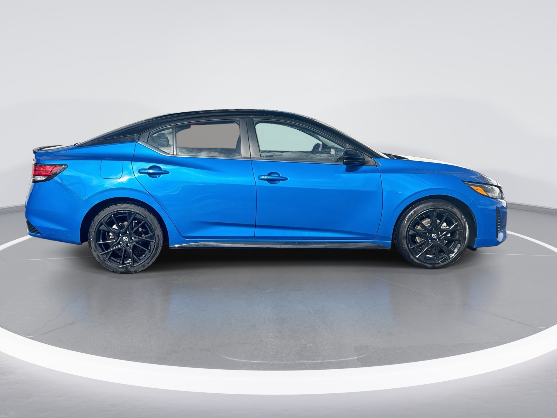 Certified 2025 Nissan Sentra SR w/ Midnight Edition FWD image 3