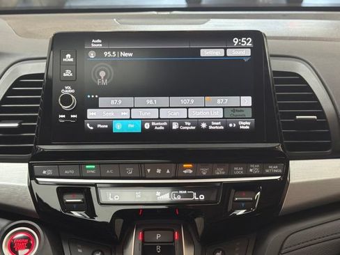 Used 2025 Honda Odyssey EX-L image 17