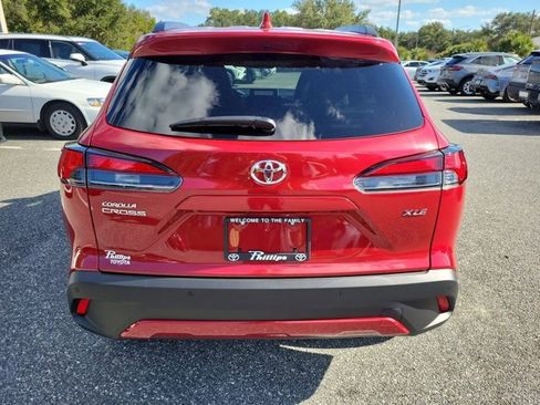 Used 2023 Toyota Corolla Cross XLE image 11
