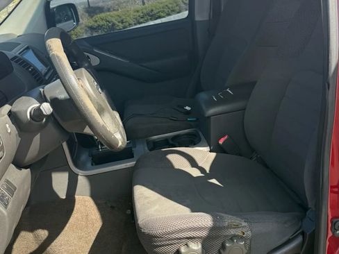 Used 2011 Nissan Pathfinder S image 10