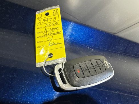 Used 2025 Nissan Pathfinder SV AWD/4WD image 44