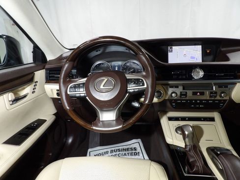 Used 2018 Lexus ES 350 w/ Navigation System Package image 15