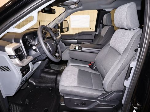 New 2026 Ford F550 4x4 Supercab Super Duty w/ XLT Value Package image 11