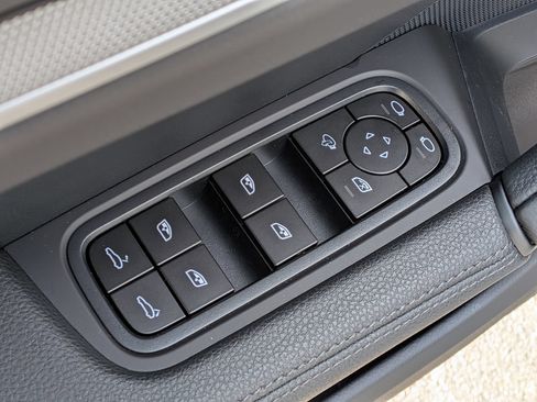 Certified 2026 Porsche Cayenne Coupe AWD/4WD image 24