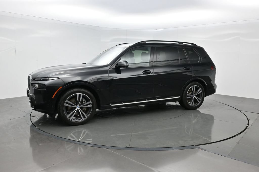 Used 2023 BMW X7 xDrive40i w/ M Sport Package AWD/4WD image 2