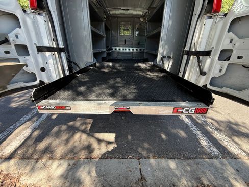 Used 2015 Chevrolet Express 2500 RWD image 21