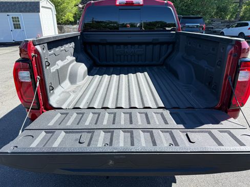 Used 2023 GMC Canyon AT4 w/ LPO, Sports Bar Package AWD/4WD image 18