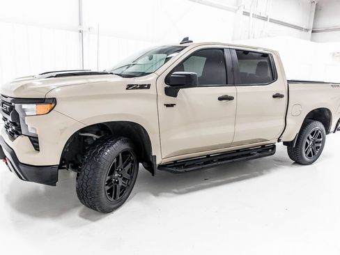 Used 2023 Chevrolet Silverado 1500 Custom Trail Boss w/ LPO, Dark Essentials Package AWD/4WD image 3