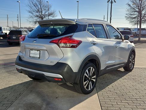 Used 2019 Nissan Kicks SR image 3
