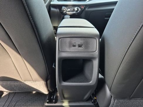 Used 2026 Chevrolet Trax LT w/ Sunroof Package FWD image 30