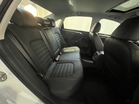 Used 2018 Volkswagen Passat 2.0T SEL Premium image 25