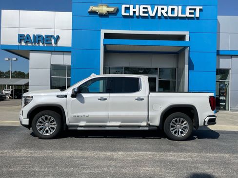 Used 2022 GMC Sierra 1500 Denali w/ Technology Package image 2