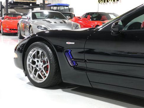 Used 2002 Chevrolet Corvette Z06 w/ Memory Pkg image 38